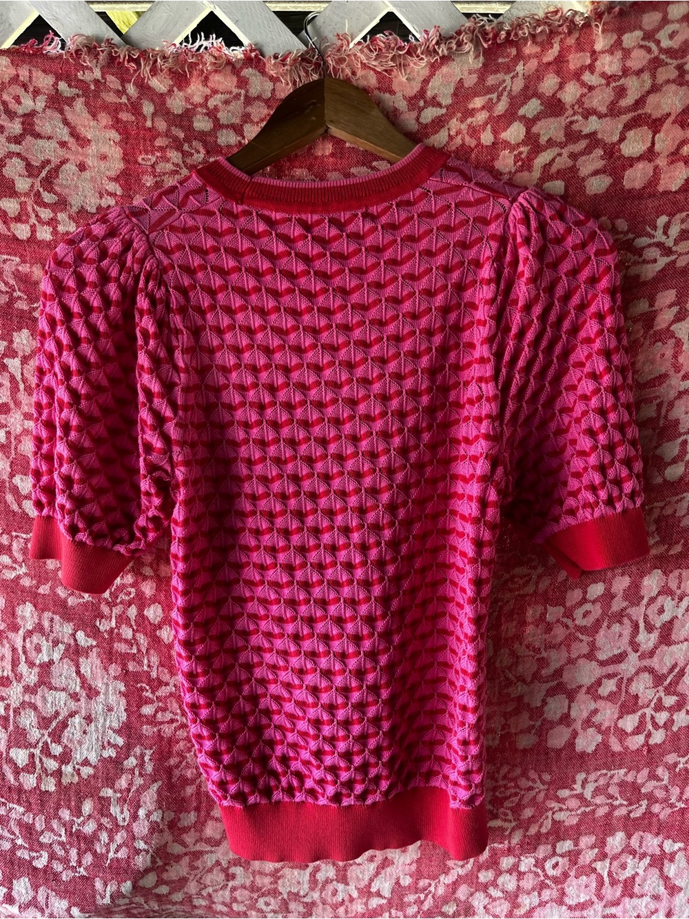 Textured Pink Puff-Sleeve Sweater - Picture 2 of 2